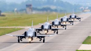韩国F-4 Phantom II战斗机在服役五十年后告别飞行