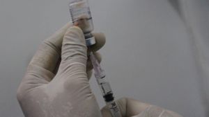 Muncul Pakar 'Dadakan' <i>Cuap-cuap</i> Keunggulan Vaksin COVID Tertentu, PDIB Minta Pemerintah Tindak Tegas 