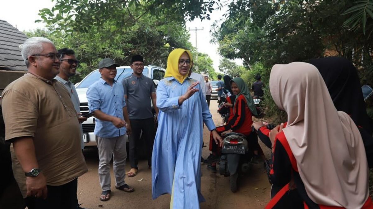 Golkar And PDIP Agree To Carry Airin-Adi Sumardi In Banten Gubernatorial Election