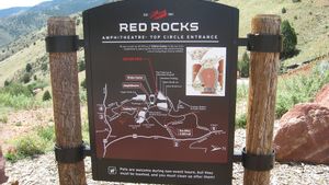 <i>Scan</i> Telapak Tangan Amazon di Red Rocks Amphitheatre Tuai Penolakan dari Para Artis, Ini Alasannya!