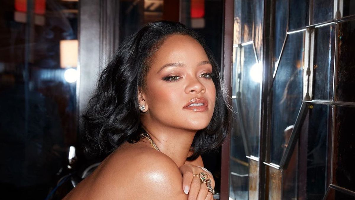 Allegedly Harassing Islam, Rihanna Apologizes