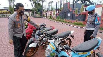 カラワン警察シタ数十台の「ボドン」オートバイが盗まれたとされる
