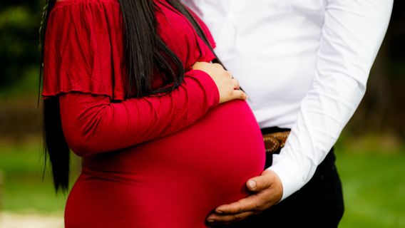 Pria Ini Sayat Perut Istrinya yang Hamil karena Ingin Tahu Jenis Kelamin Sang Bayi