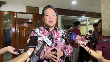 与BGN的会晤中,DPR Singgung Warganet推出了MBG,因此“免费有毒食品”