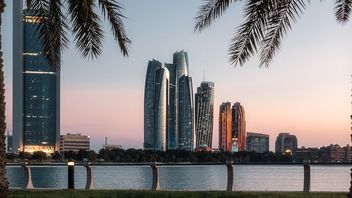 アブダビでUAEが迎撃した弾道ミサイルの破片に1人が死亡