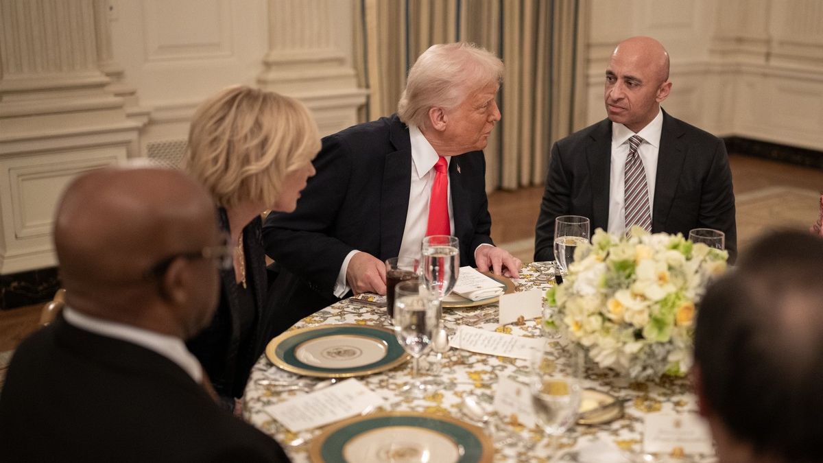 ترامب وفانس يرحلان من الخدمة السرية، حوادث أمنية في البيت الأبيض