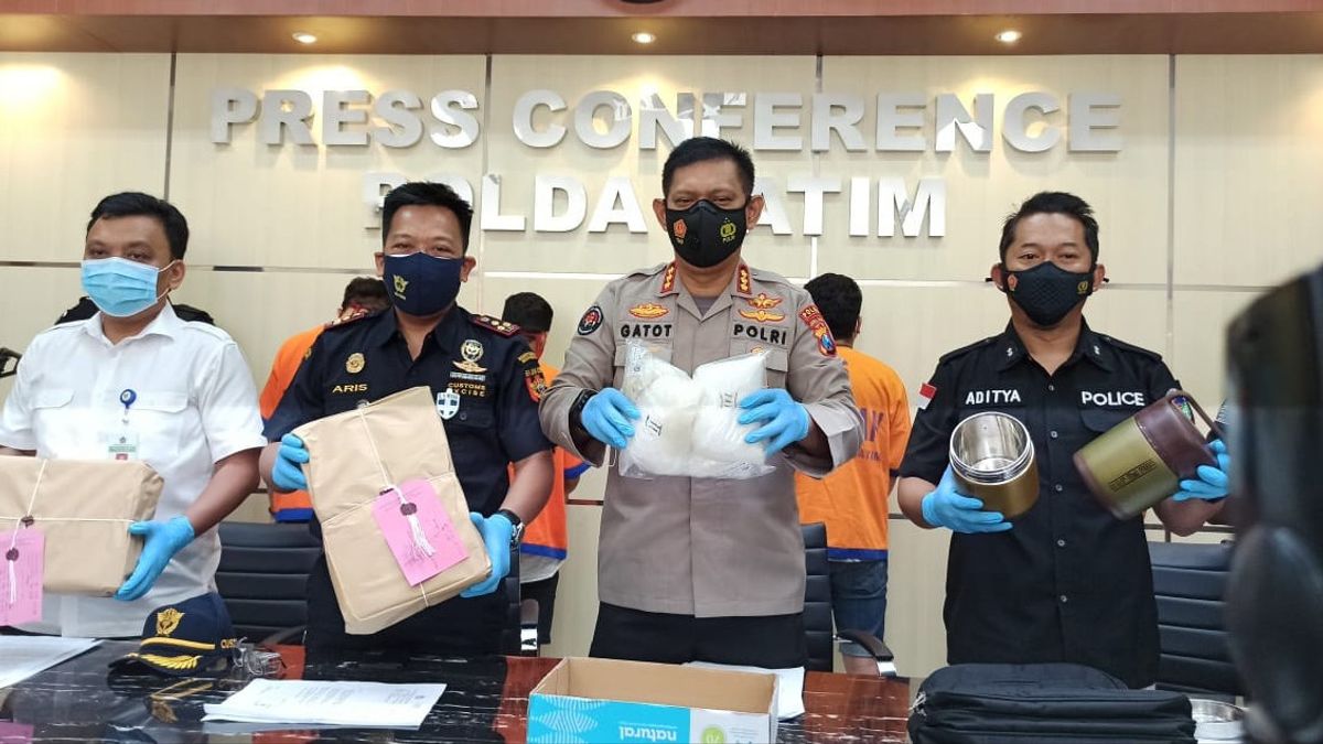 East Java Regional Police Thwarts The Smuggling Of 6 Kg Of Sabu In A Thermos Backpack For Madura Purposes