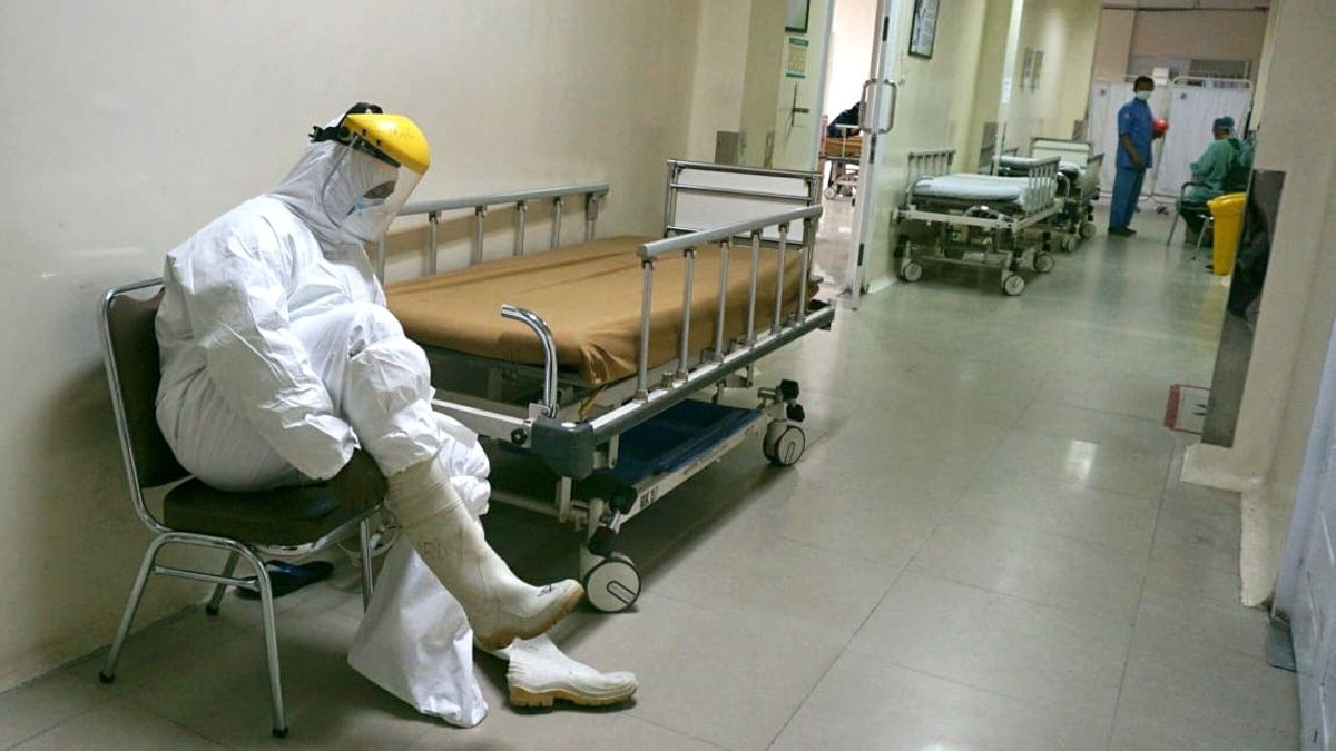 زيادة الحالات، COVID-19 المراتب في مستشفى مقاطعة تانجيرانج ممتلئة، لا يوجد عمال صحيون إضافيون