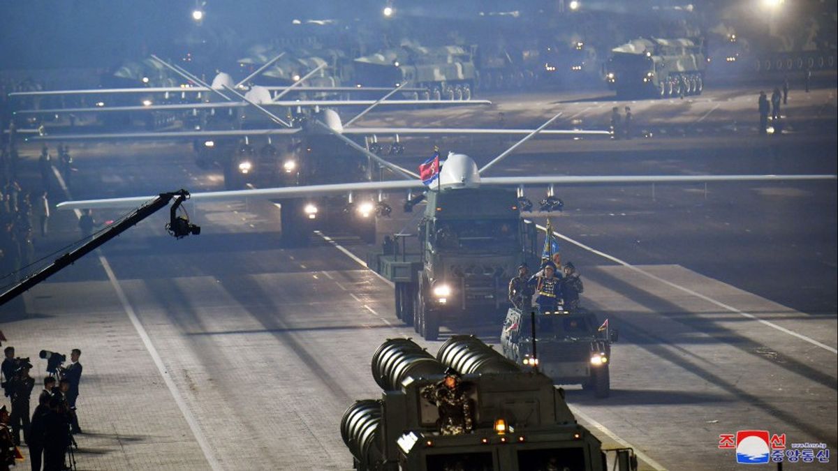 アナリストは北朝鮮を呼んで、ソビエト時代の戦闘機を誘導弾薬を使った神風ドローンに変えようとしている