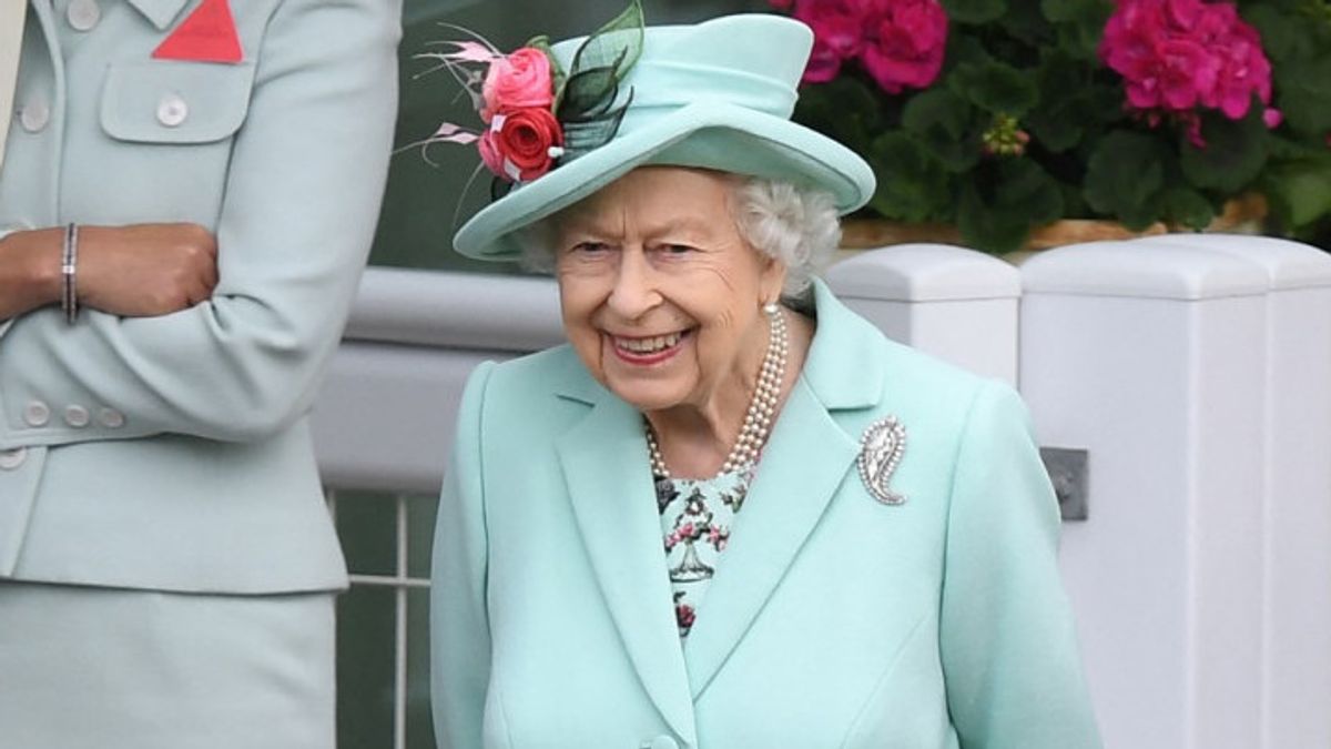 伊丽莎白女王支持英格兰在 2020 年欧锦赛决赛中击败意大利， 这是她给加雷斯 · 南盖特的信息
