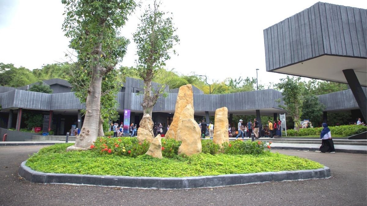 ASEAN首脳会議を支援し、ラブアンバホ変石エリアが文化展示会の開催地に配置されています