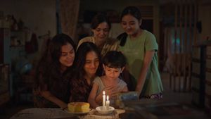 Absennya Sosok Ayah dalam Trailer Perdana Film “<i>Andai Ibu Tidak Menikah dengan Ayah</i>”