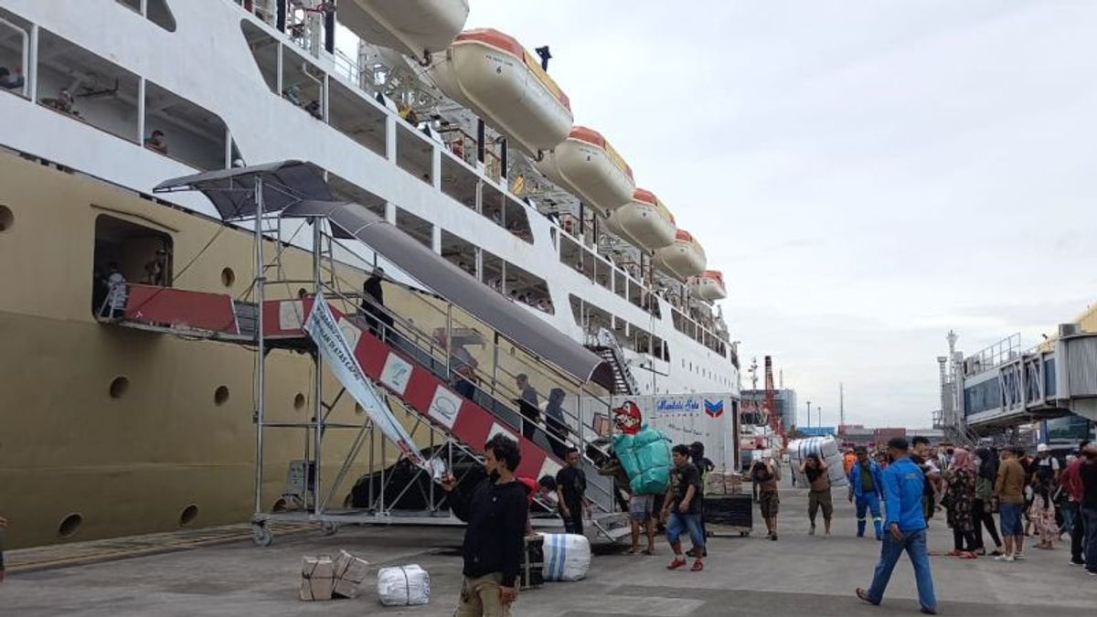 クリスマスと新年の旅行者は心配しないでください、タンジュンプリオク港の船のチケットは20パーセント残っています