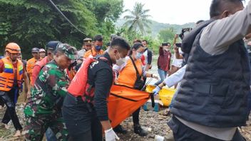 تنظيف الجسم بعد التدريب ، 3 طلاب Pencak Silat جرهم تدفق نهر Cipelang Sukabumi ، توفي 1 شخص
