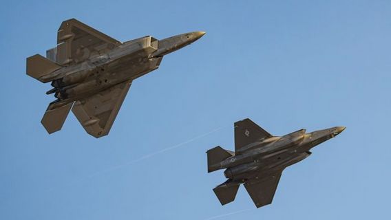 米軍が赤海で自国の戦闘機を偶然撃った