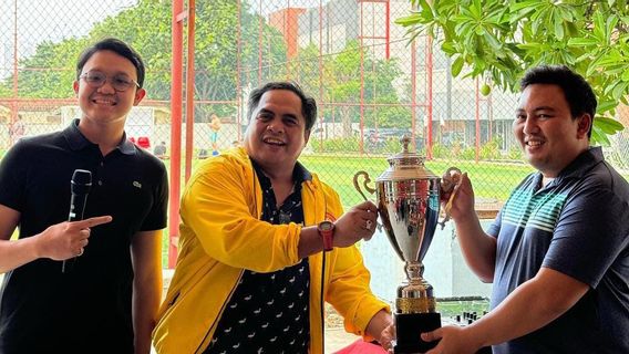 加强合作,UI法学院校友争夺Robby F. Asshiddiqie杯冠军
