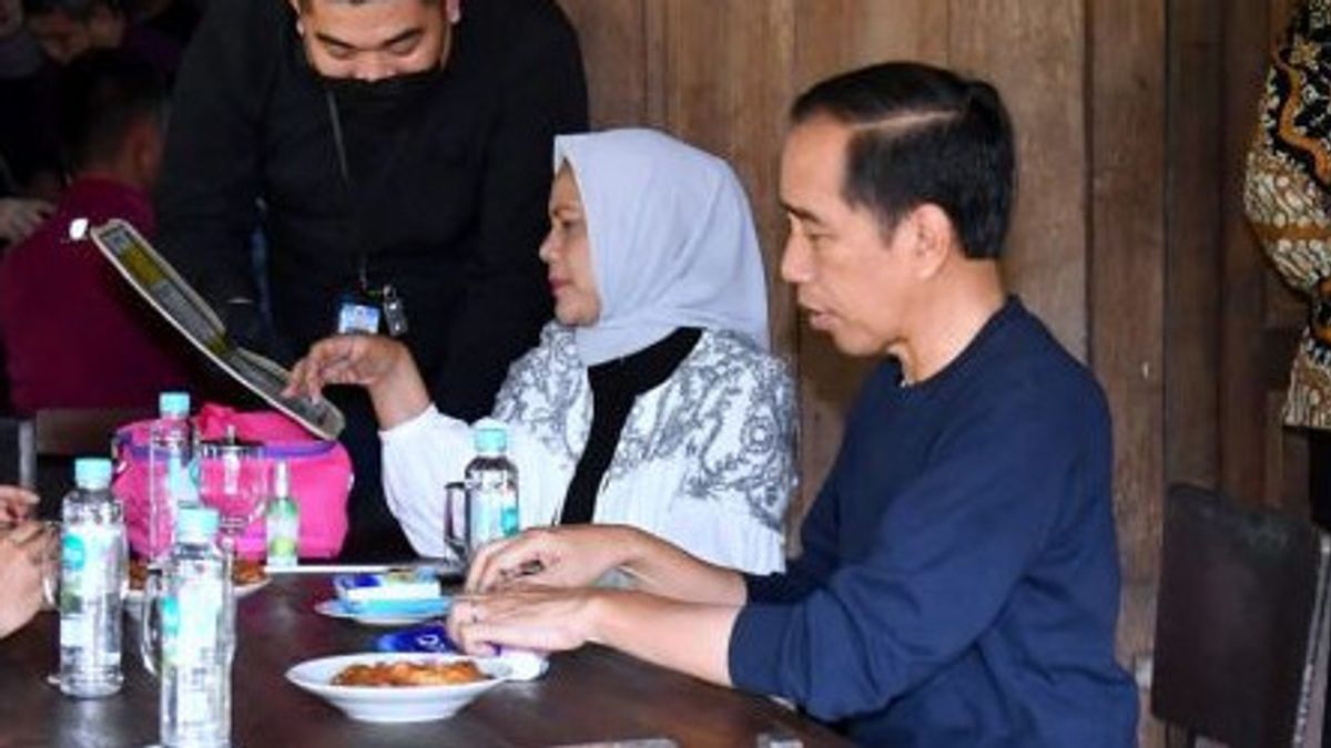 President Jokowi Visits Cak Nun At Sardjito DIY Hospital