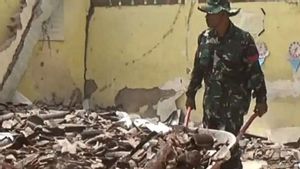 Atap Ruang SDN 1 Ngelang Magetan Ambruk, Siswa Terpaksa Belajar di Musala Sekolah