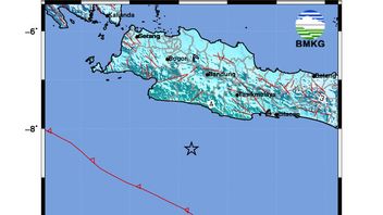 زلزال في المياه الجنوبية لجاوة الغربية شعرت إلى جاكرتا