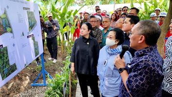 参加巴厘岛海滩大茵娜海滩翻新和振兴的落成典礼，梅加瓦蒂记得Jalan Susuri Pantai Bareng Karno。