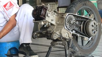 Kapan Air Radiator Motor Harus Diganti? Ini Tolak Ukur dan Ciri Cairan Perlu Diganti