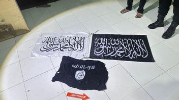 デンサス88西スマトラと北スマトラのISISネットワークを襲撃し、ソーシャルメディアを介したプロパガンダを広めた4人の加害者