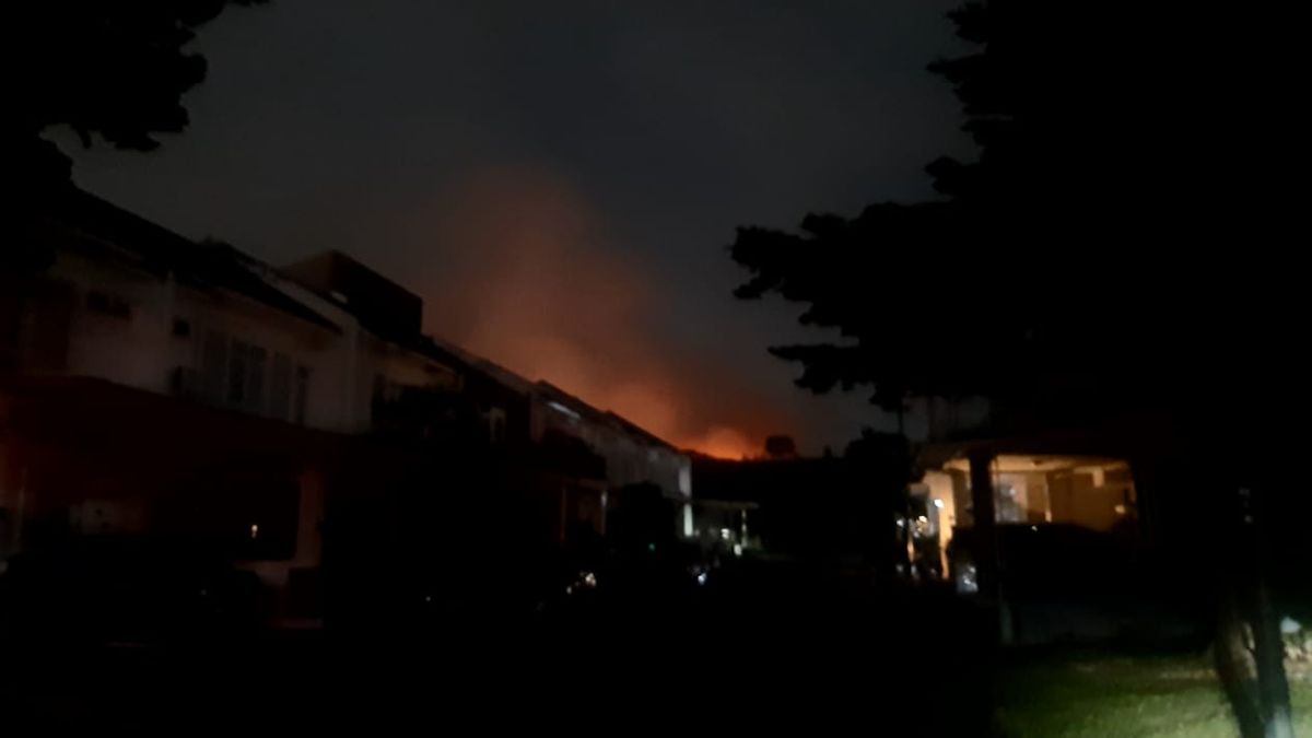 多伦多集群附近Cibubur旅游城市住宅区外有强爆声