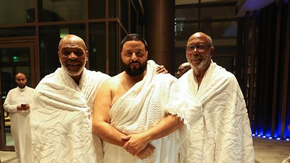 快乐地哭泣，DJ Khaled Umrah 与 Mike Tyson