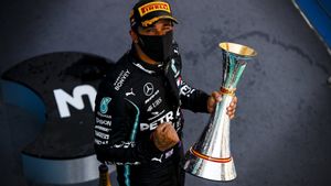 Jelang GP Italia, Target Hamilton Masih Sama: Kejar Rekor Schumacher