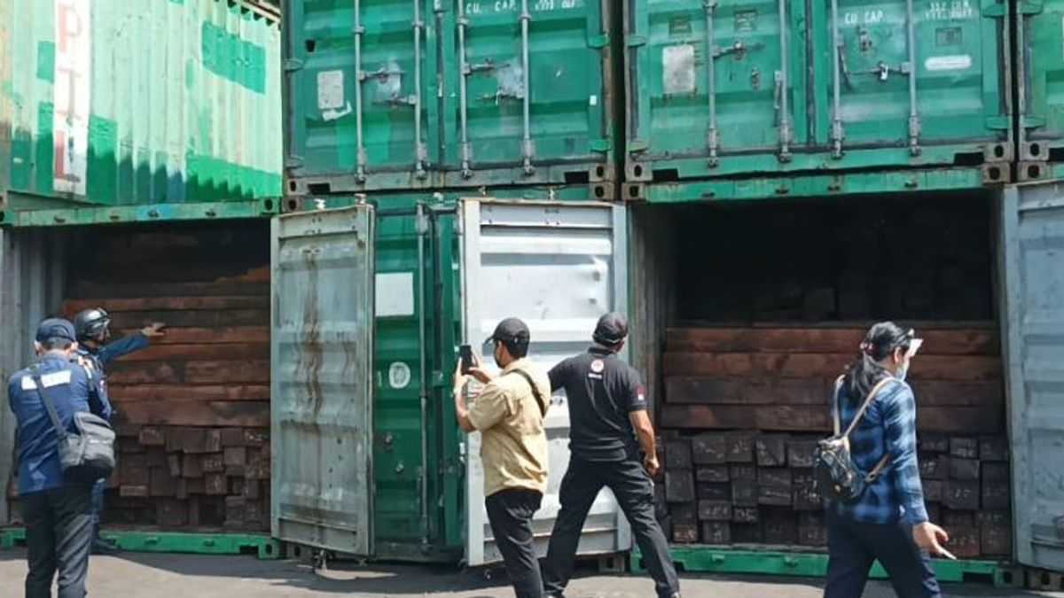 The Ministry Of Environment And Forestry For Dismantling Illegal Kayu Circulation In 57 Containers From Papua