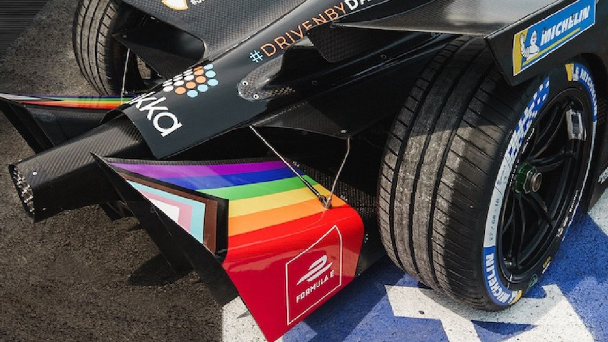 أحد الفرق المتنافسة في حملات الفورمولا إي جاكرتا LGBT ، M. Taufik: لا يمكننا حظر الفرق