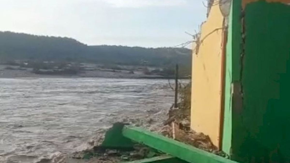 Banjir Hanyutkan 3 Rumah Warga Takari Kupang