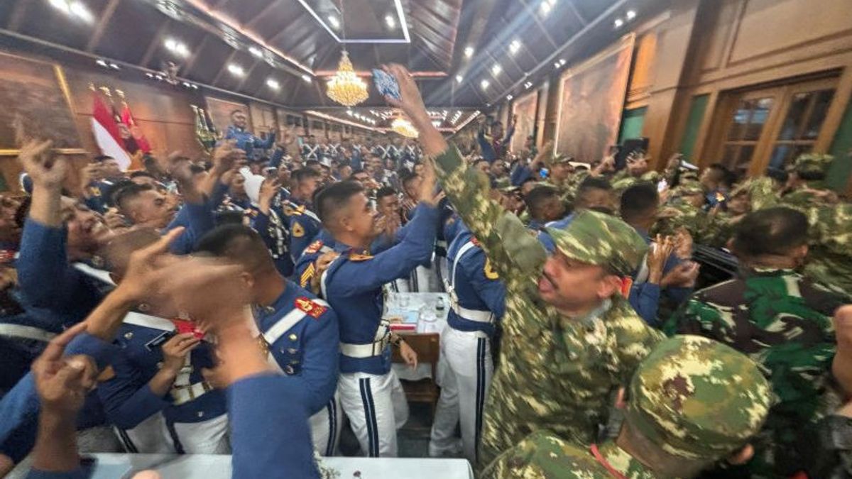 Presiden Prabowo Minta Taruna Parade Senja Diberi Tambahan Libur