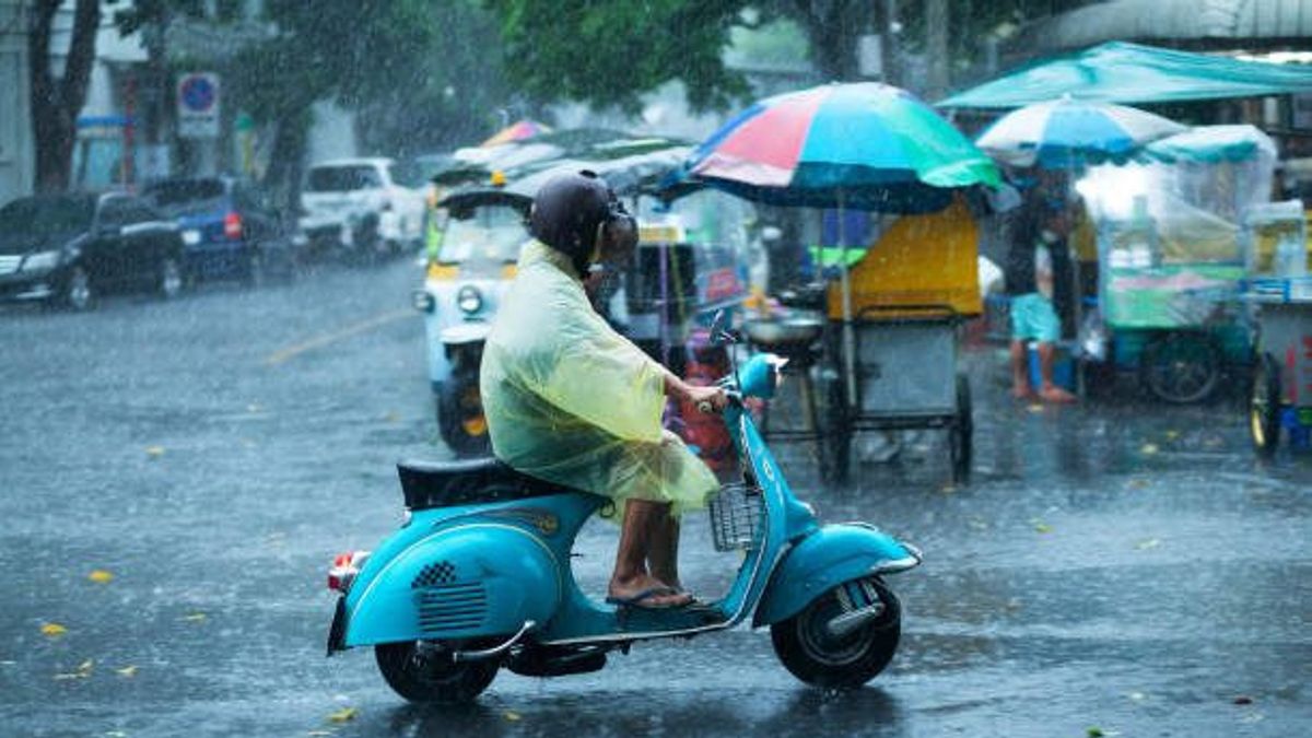 BMKG Ramalkan Aceh, Jakarta, NTT Hingga Sulbar Turun Hujan Hari Ini