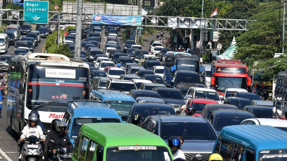 Pemprov Jabar Sebut Kemacetan Parah di Puncak Bogor karena Kapasitas Over