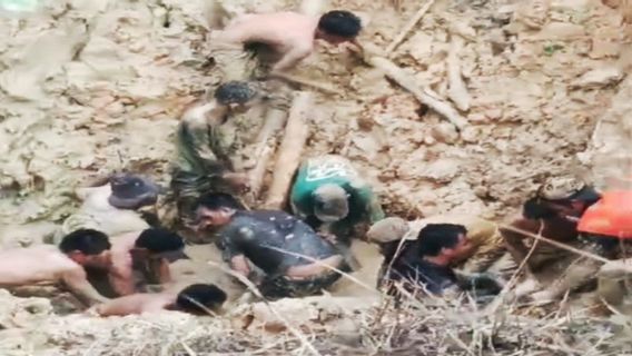 Mengdulan Intan Berakhir Maut, Tanah Longsor Telan Kehiduhan Warga Banjarbaru