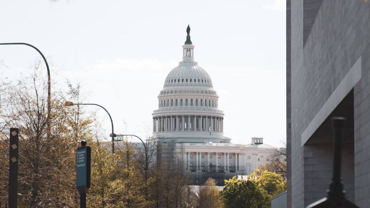 ホワイトハウス、ネタニヤフ氏が米議会で恥ずべき発言、9人逮捕で米国旗焼却を検討