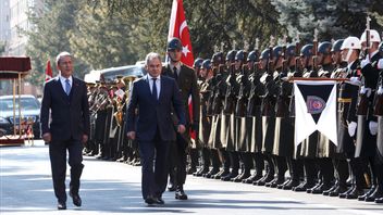 محادثات مع وزير الدفاع الروسي خلوصي أكار تدعو تركيا للرد على هجوم من شمال سوريا