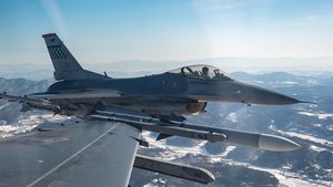 F-16 Tembak Jatuh 'Objek Asing' yang Melayang di Langit Berdekatan dekat Pentagon