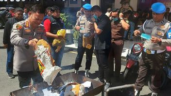 索龙市警方销毁3.4公斤大麻