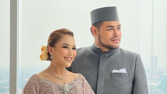 Mengaku Jatuh Cinta pada Ayu Ting Ting sejak Pandangan Pertama, Ivan Gunawan Didoakan Warganet