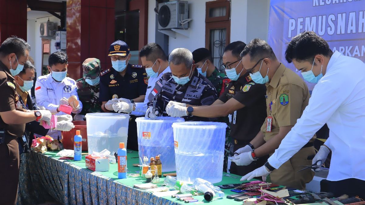 Pupuk Ilegal 25 Ton dan Narkoba Dimusnahkan, Kejari Nunukan Perketat Penegakan Hukum