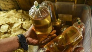 散装食用油达到20，000印尼盾，市场交易员：政府未能稳定价格