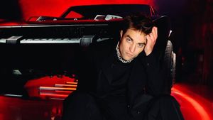 Hindari Bocor, Robert Pattinson Baca Naskah <i>The Batman 2</i> di Tempat Rahasia