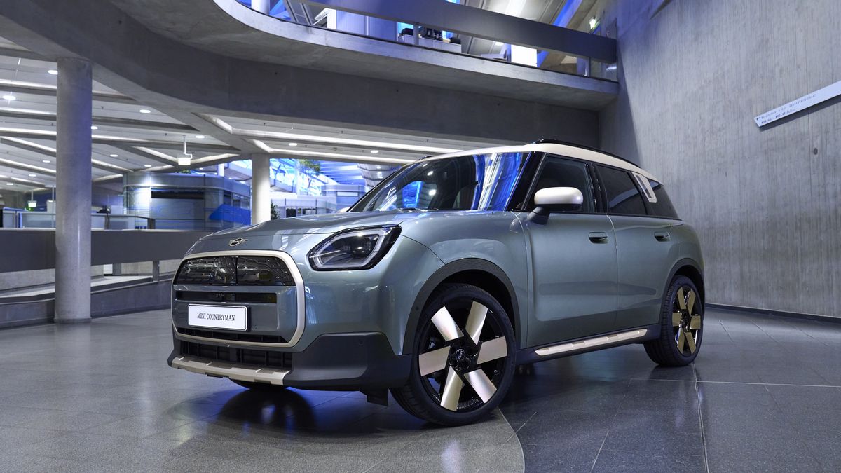 Countryman Becomes The First Mini Model Produced At The BMW Group Factory At Leipzig