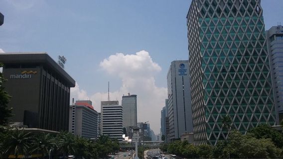 Menko Luhut Pastikan Karyawan Non-esensial yang WFH Tak Akan Dipecat, Apa Jaminannya?