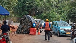 Pemilik Mobil Terperosok Masuk Galian di Ragunan Tak Tuntut Ganti Rugi, Akui Salah karena Mengantuk