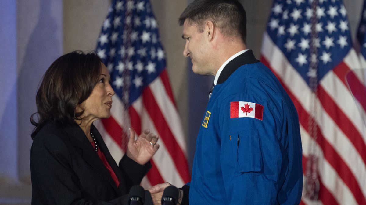 美国副总统引入第一位登陆月球的外国宇航员