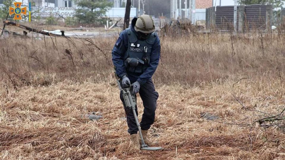 Human Rights Watch Ukraine's Supply Of Anti-Personnel Mine Use By Its Military
