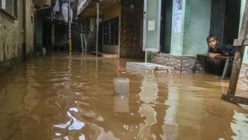 ポス・アンケ・フル・シアガ・サトゥ、ジャカルタ・リバーバンクの住民は洪水の可能性に注意